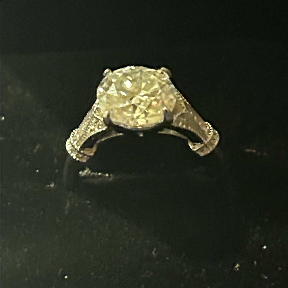 Elegant Sterling Silver Moissanite 2ct Ring with Clear Gemstone Vvs1 D Grade